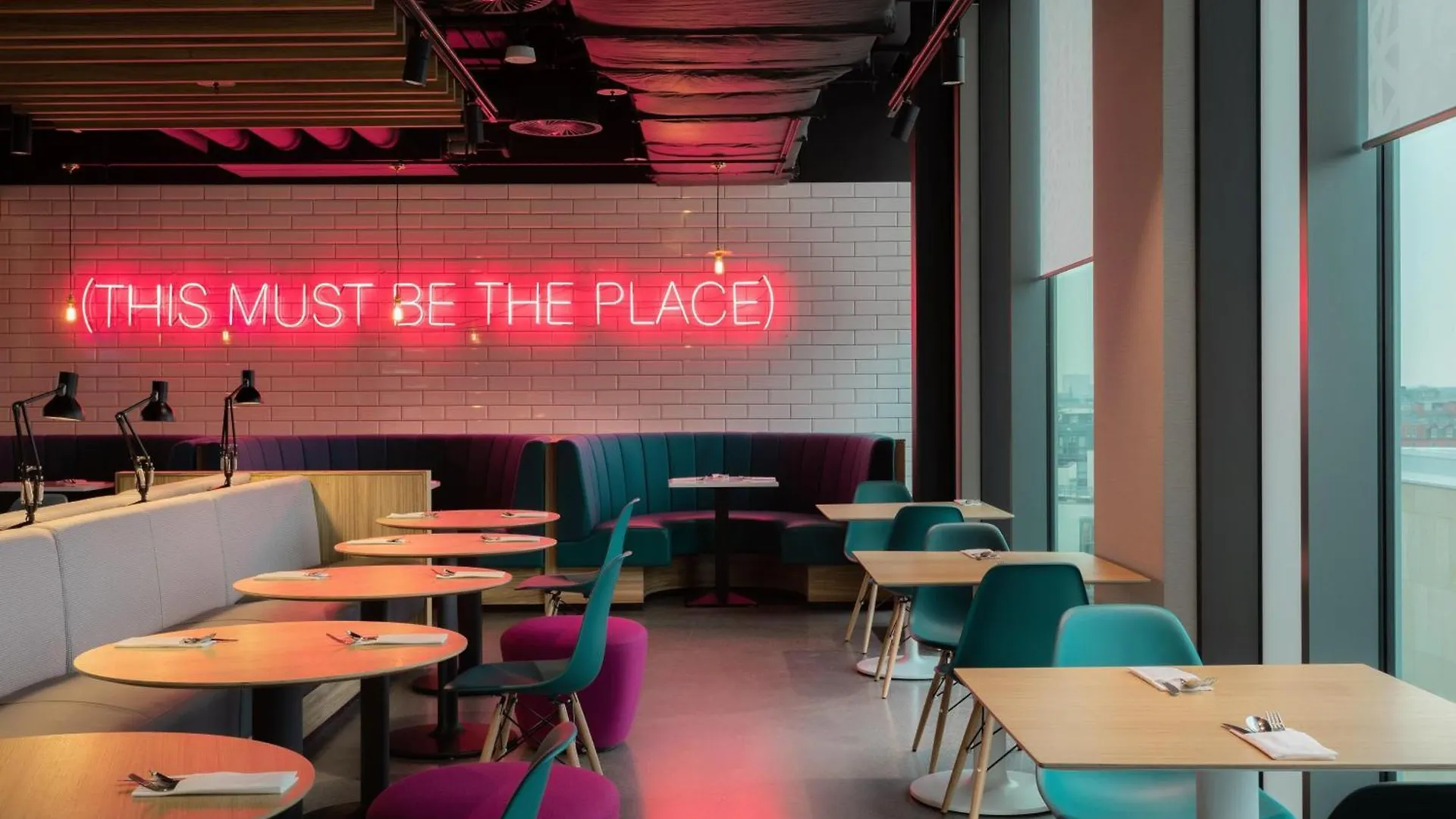 Aloft Dublin City 4*,